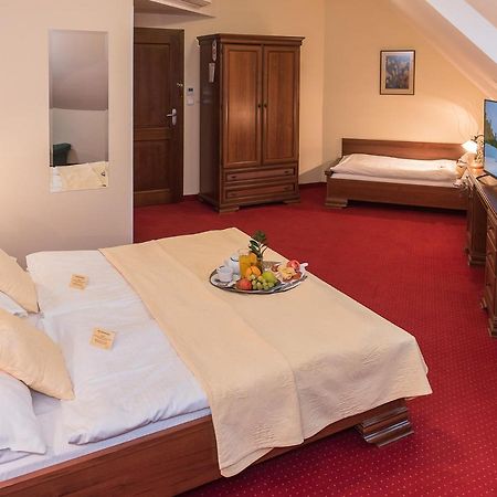 Hejtmansky Dvur Hotel Slany Ngoại thất bức ảnh