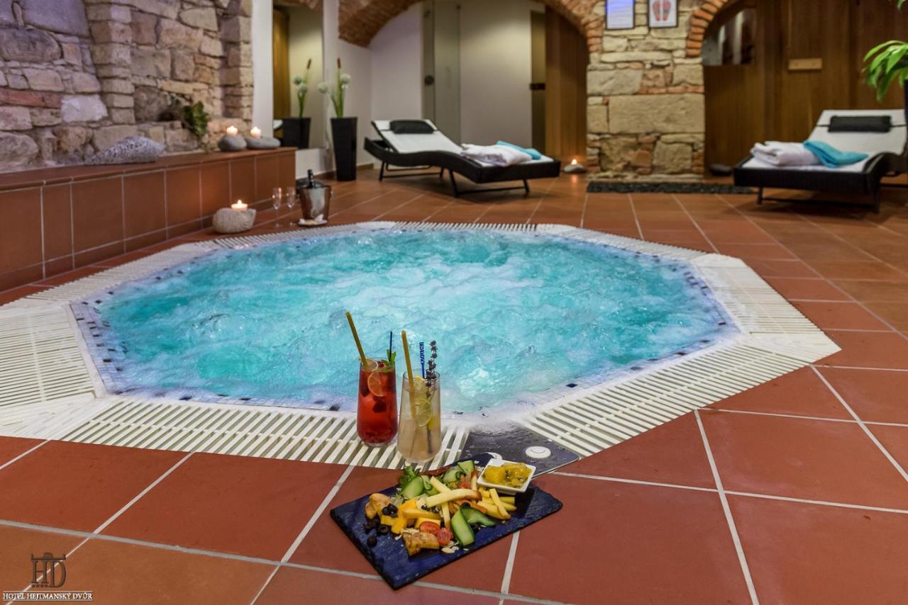 Hejtmansky Dvur Hotel Slany Ngoại thất bức ảnh