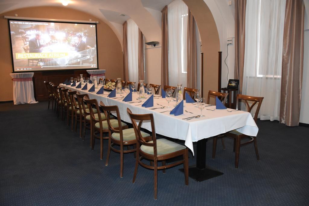 Hejtmansky Dvur Hotel Slany Ngoại thất bức ảnh