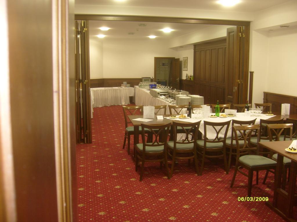 Hejtmansky Dvur Hotel Slany Ngoại thất bức ảnh
