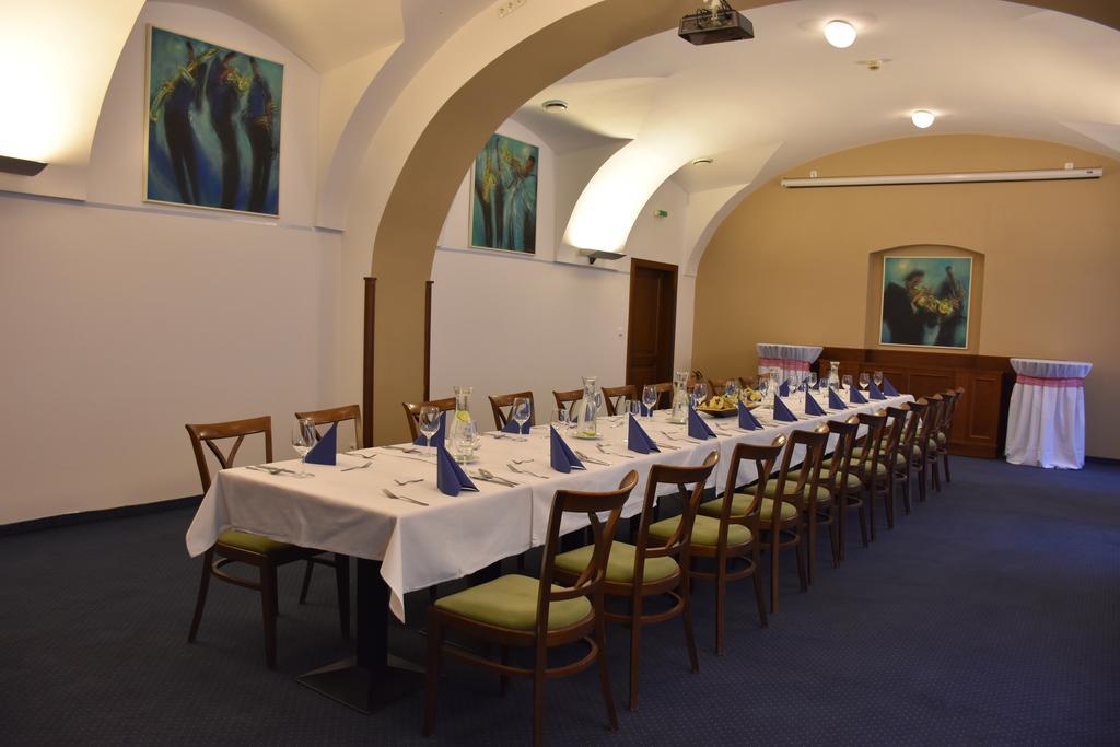 Hejtmansky Dvur Hotel Slany Ngoại thất bức ảnh