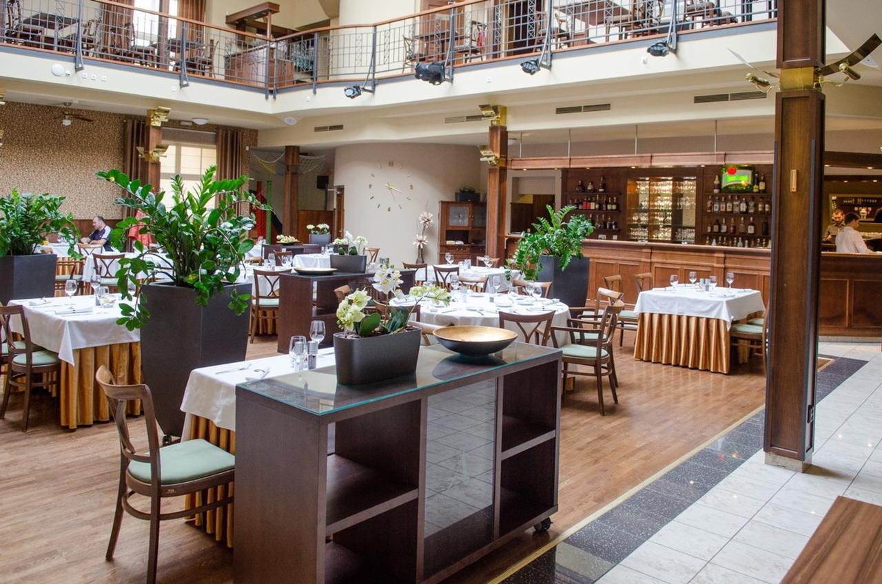 Hejtmansky Dvur Hotel Slany Ngoại thất bức ảnh